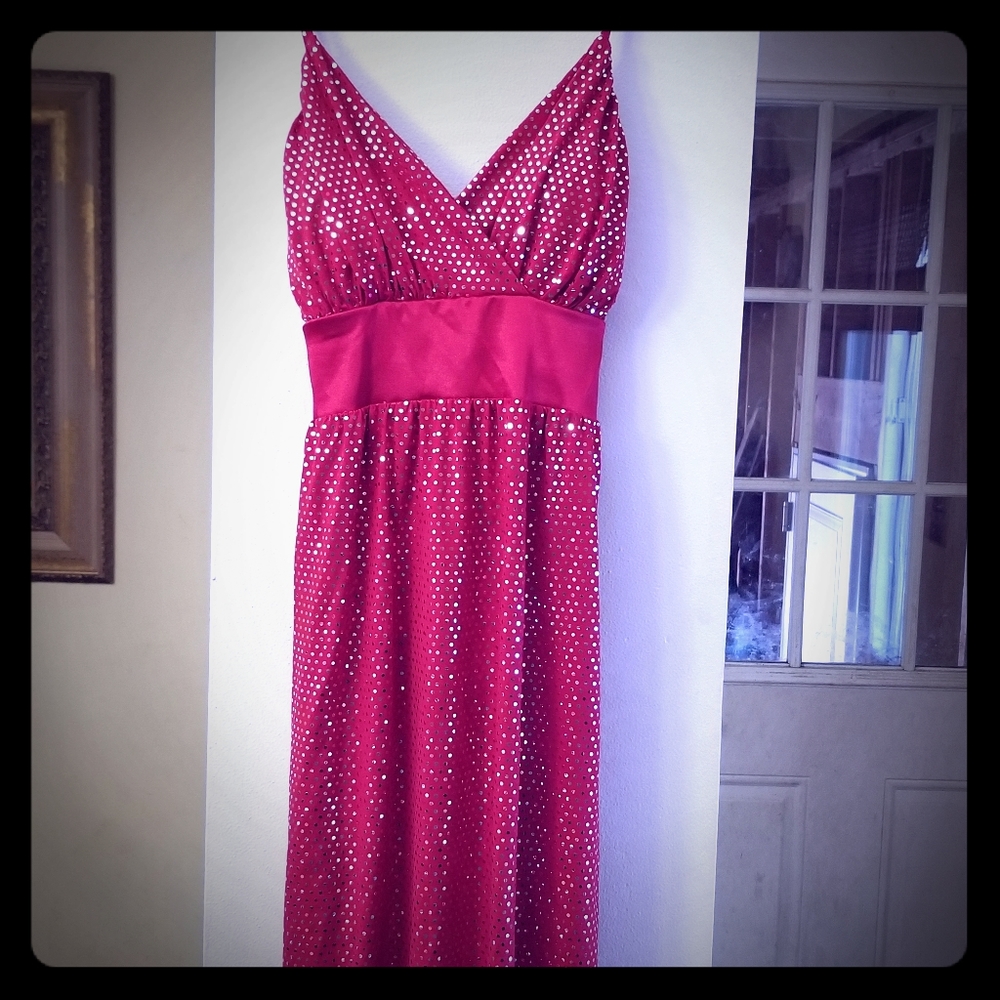 Women/Juniors size 1/2. (Sz. Small). Red dress.